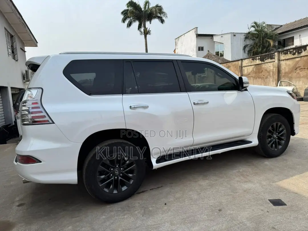 Lexus GX 460 2021 White