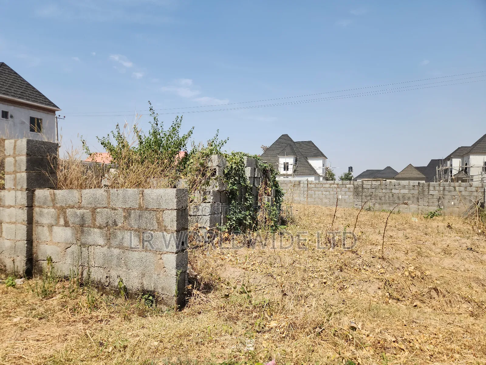 500sqm Land, Corner Piece in a Habitable Estate