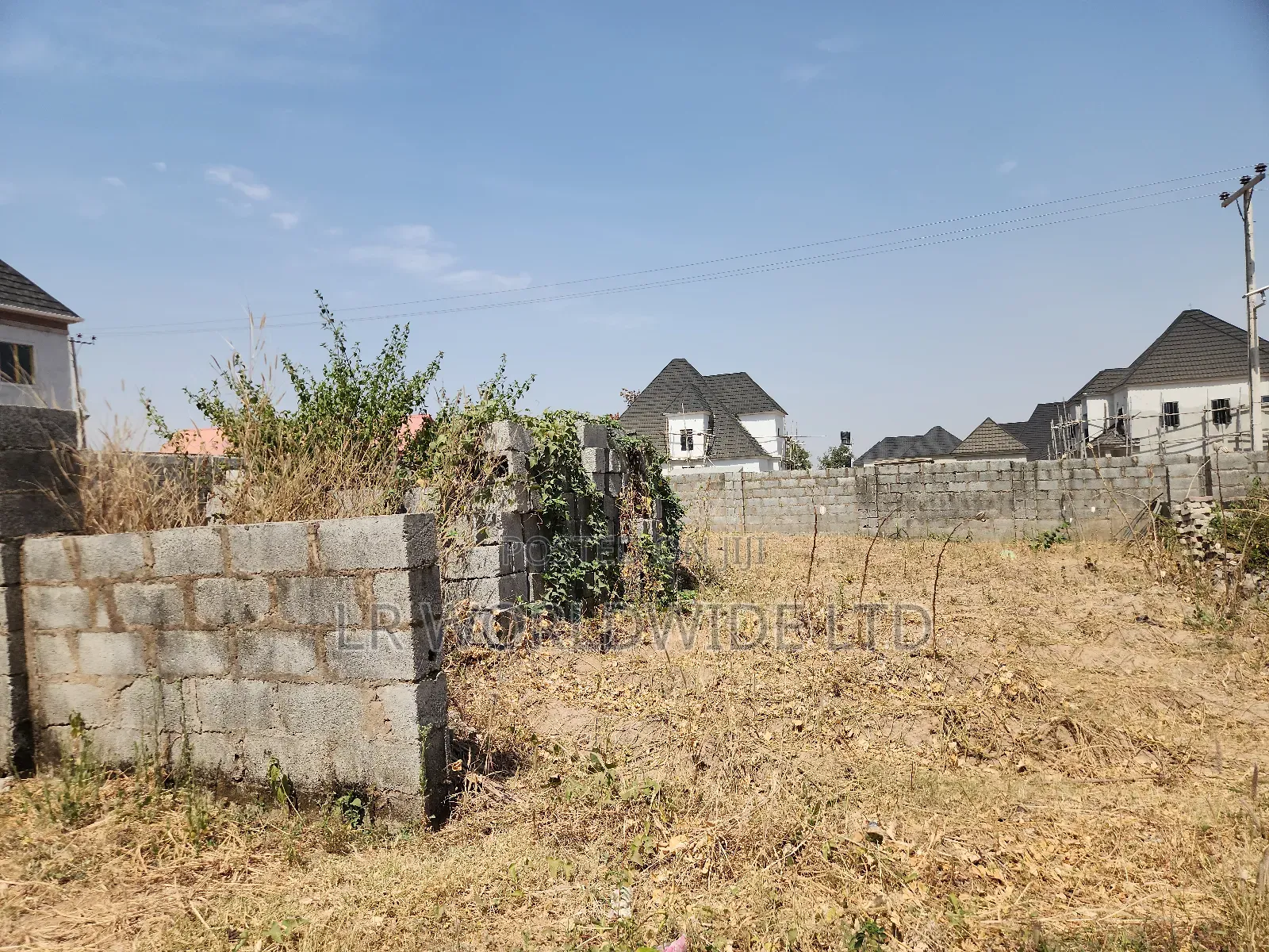 500sqm Land, Corner Piece in a Habitable Estate