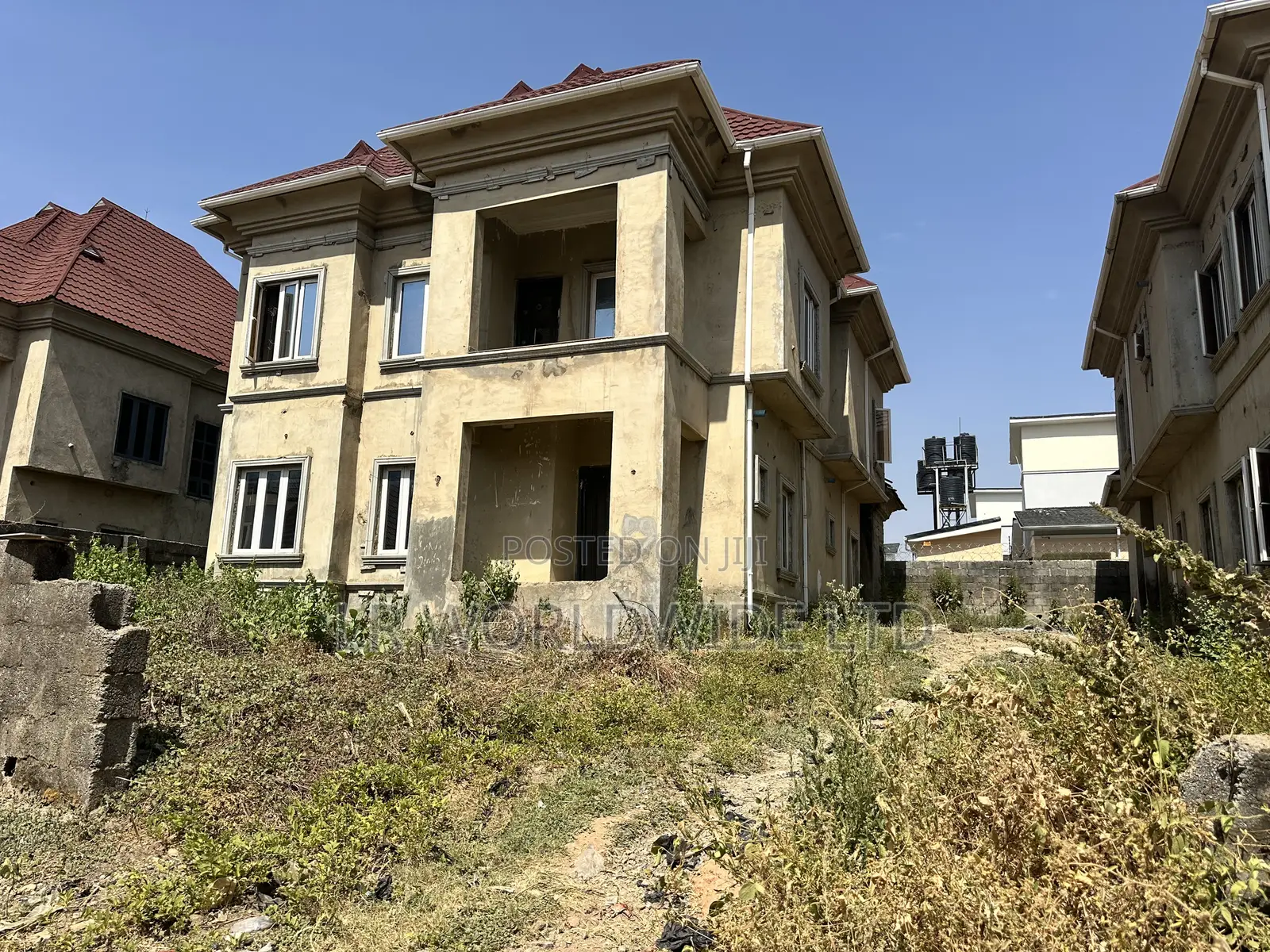 4bdrm Duplex in Lugbe District for sale