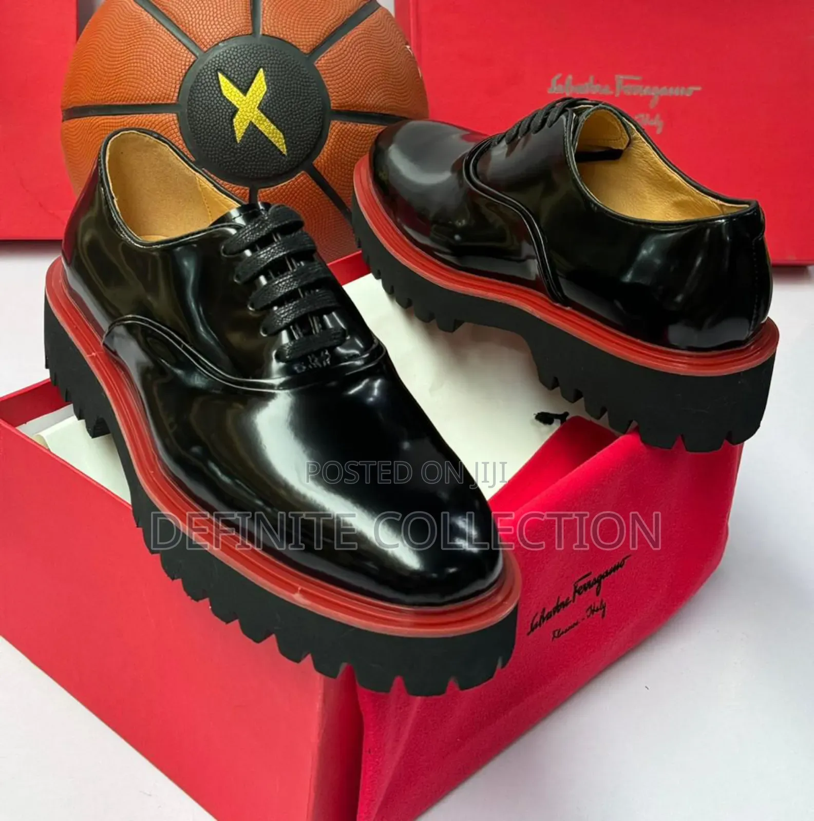 FERRAGAMO Luxury Shoe