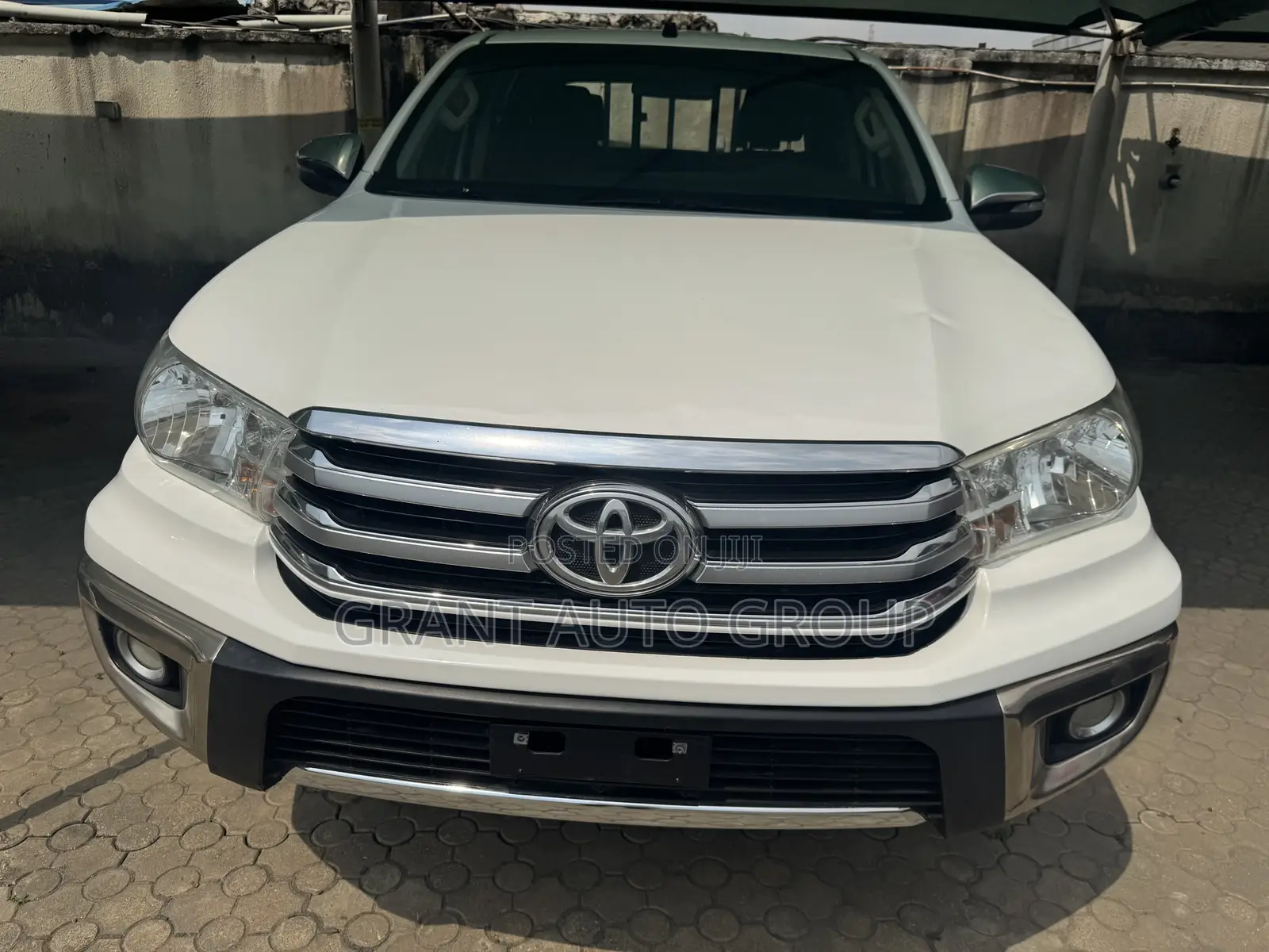 Toyota Hilux 2020 White
