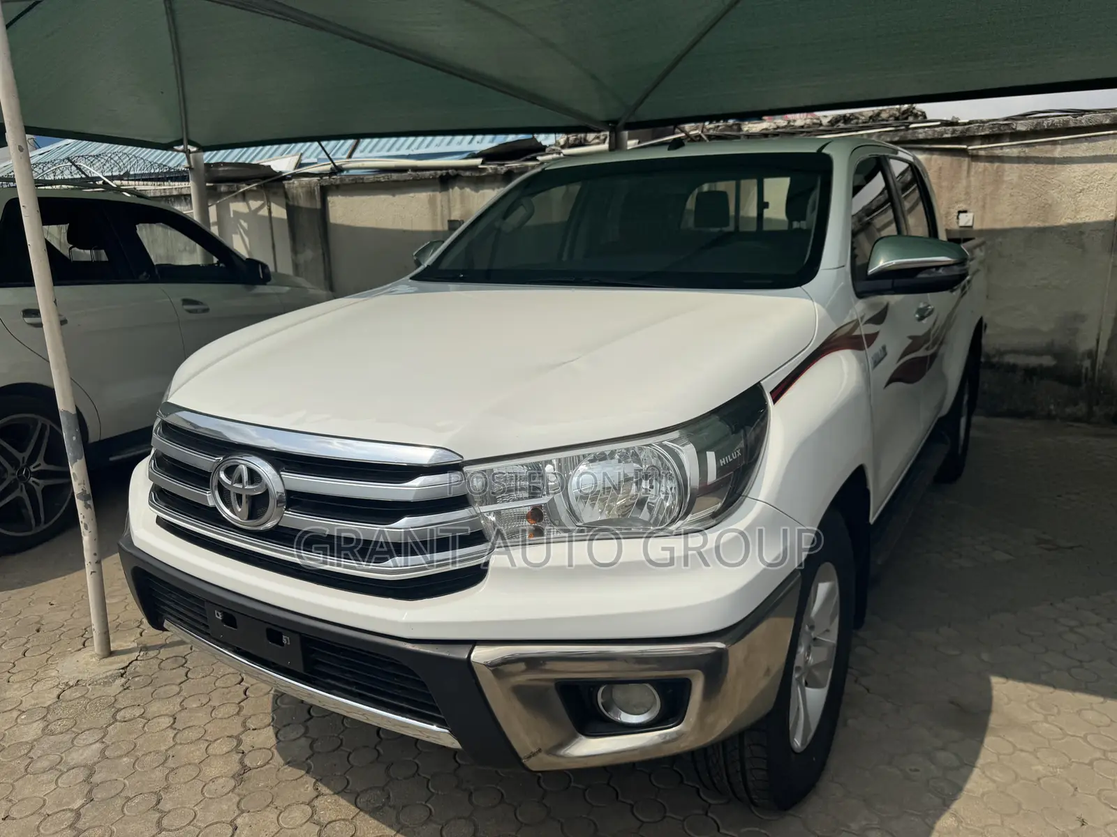 Toyota Hilux 2020 White