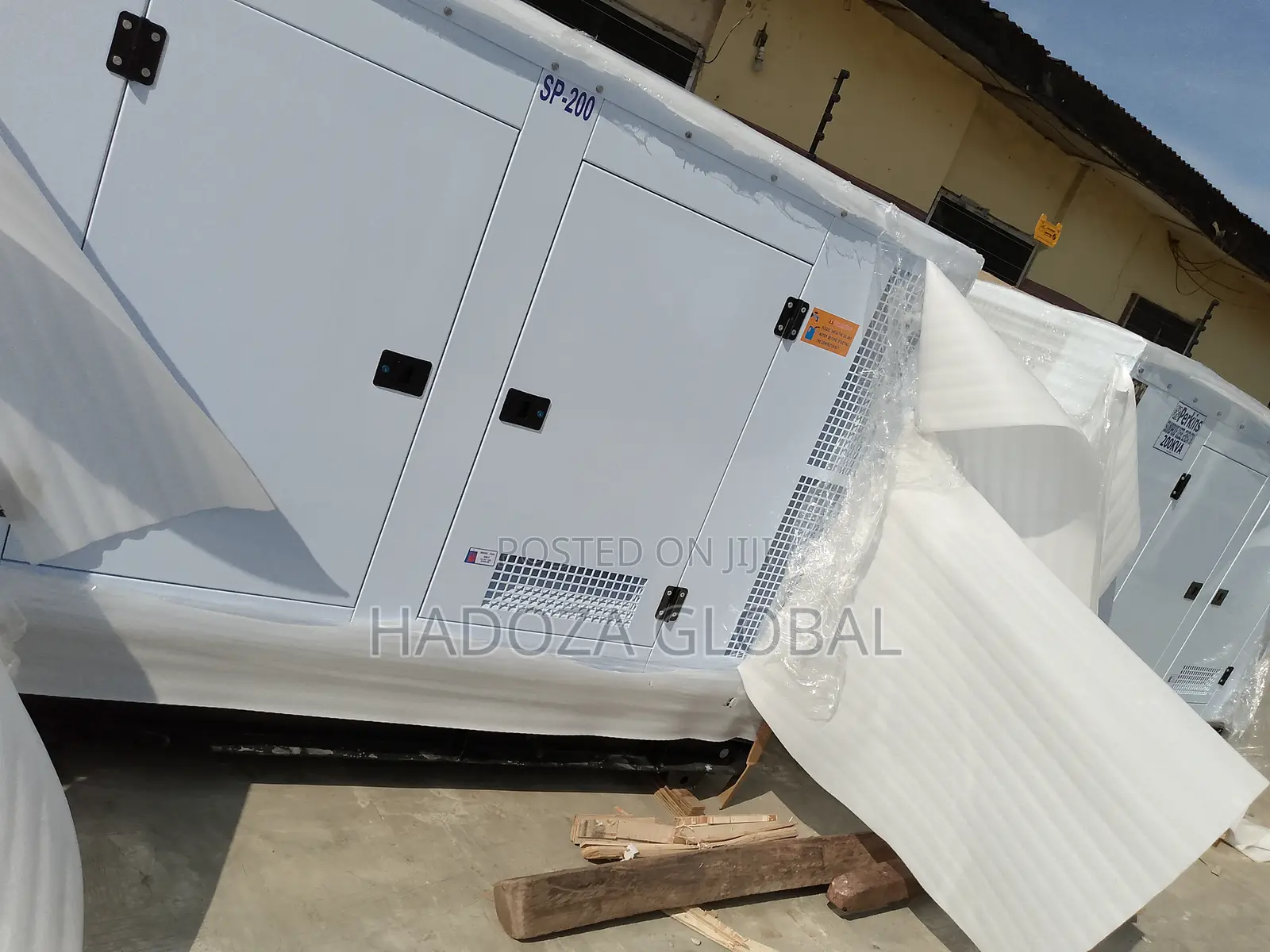Low-Noise 200kva Soundproof Perkins Generator