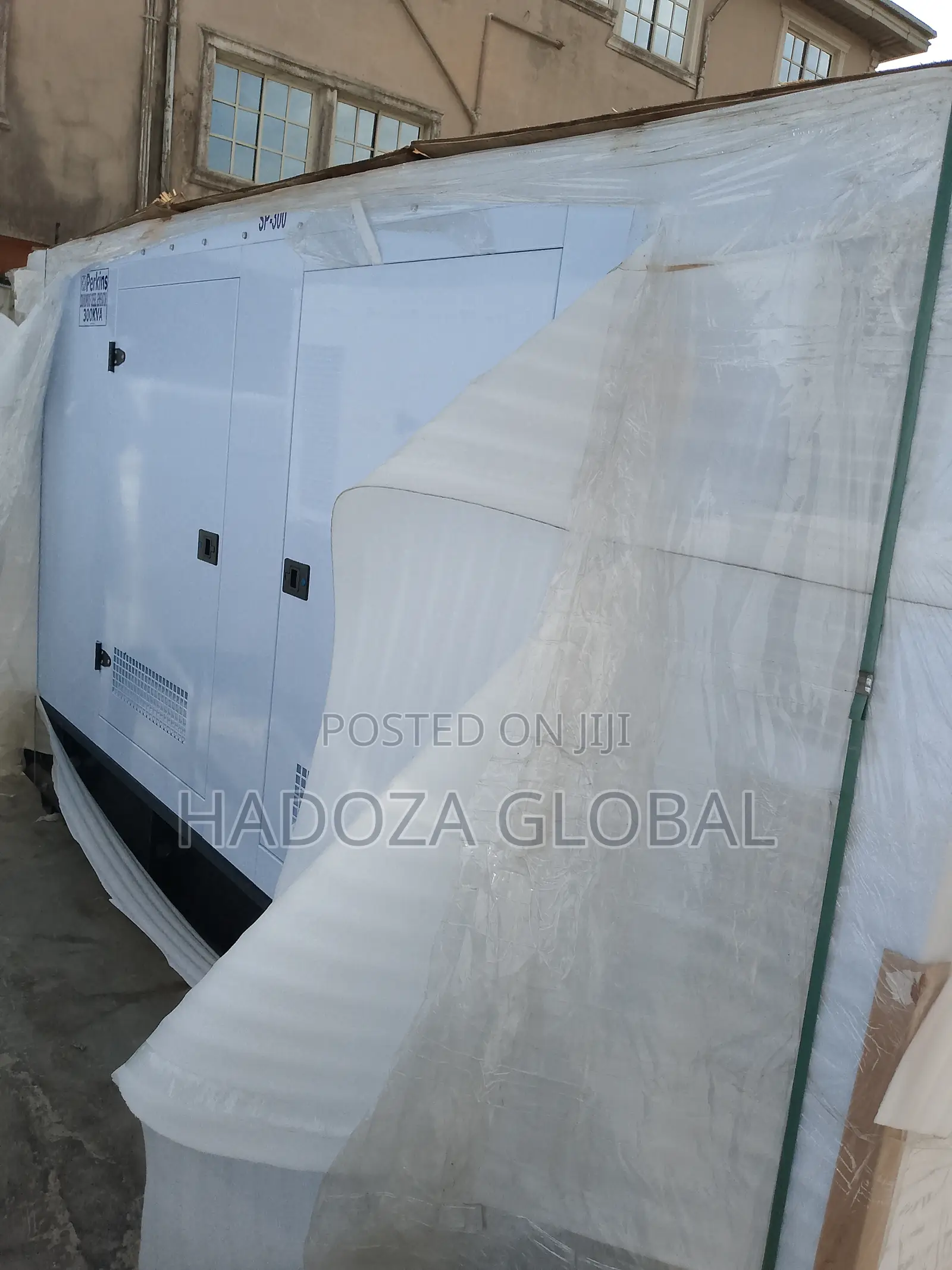 Muffled 300kva Soundproof Perkins Generator