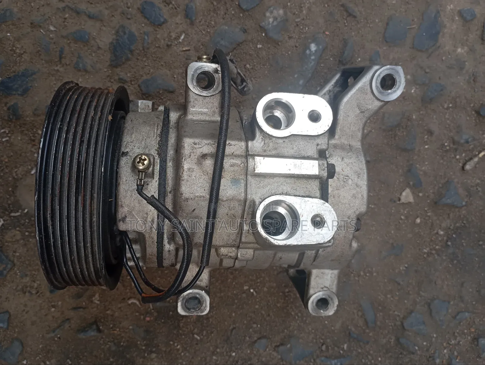 Car AC Compressor for Toyota Hilux Fuel 2005-2012 Model