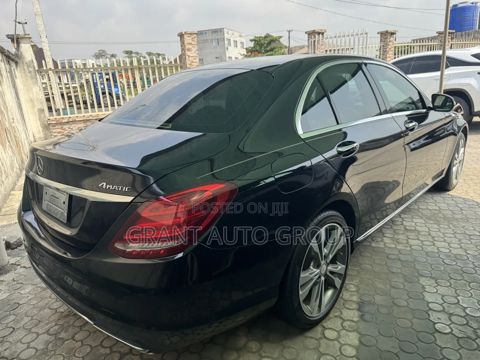 Mercedes-Benz C300 Luxury 4dr AWD 4Matic Sedan (2.0L 4cyl 7A) 2015