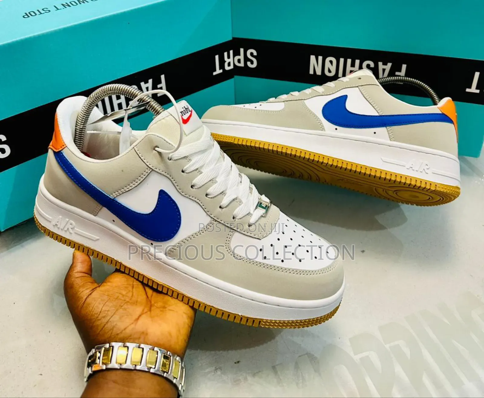 Unisex Nike Lace Up Sneakers