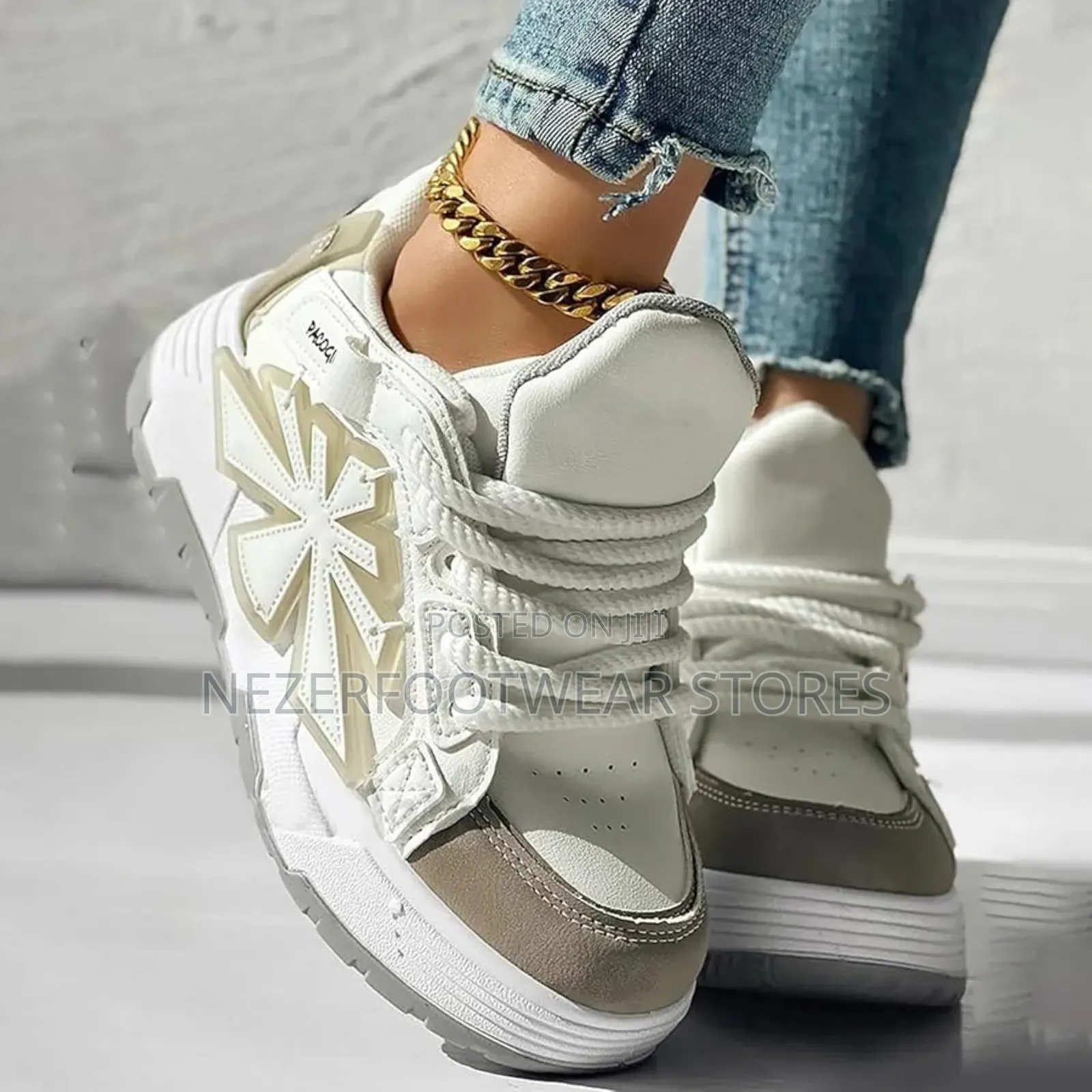 Original Pacogil Sneakers.