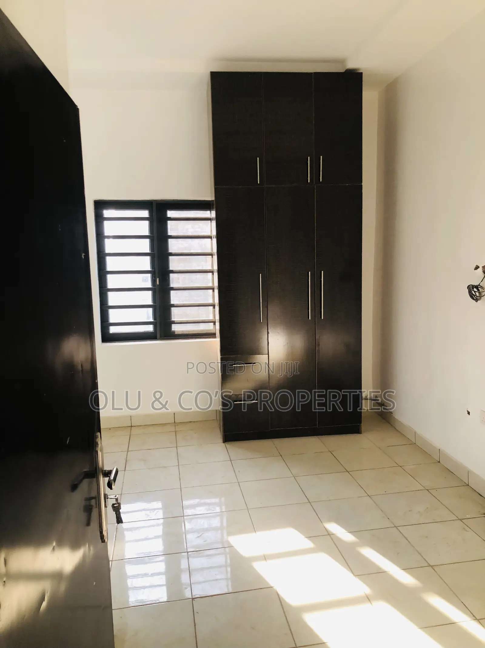 1bdrm Room & Parlour in Nut District for rent