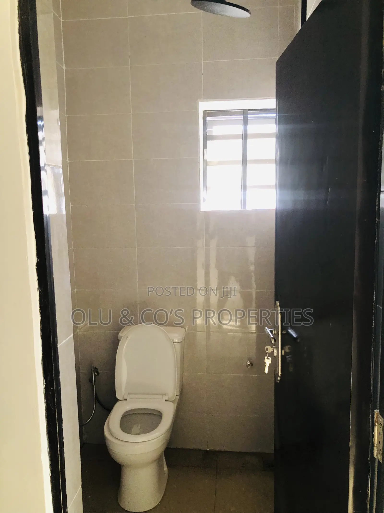 1bdrm Room & Parlour in Nut District for rent
