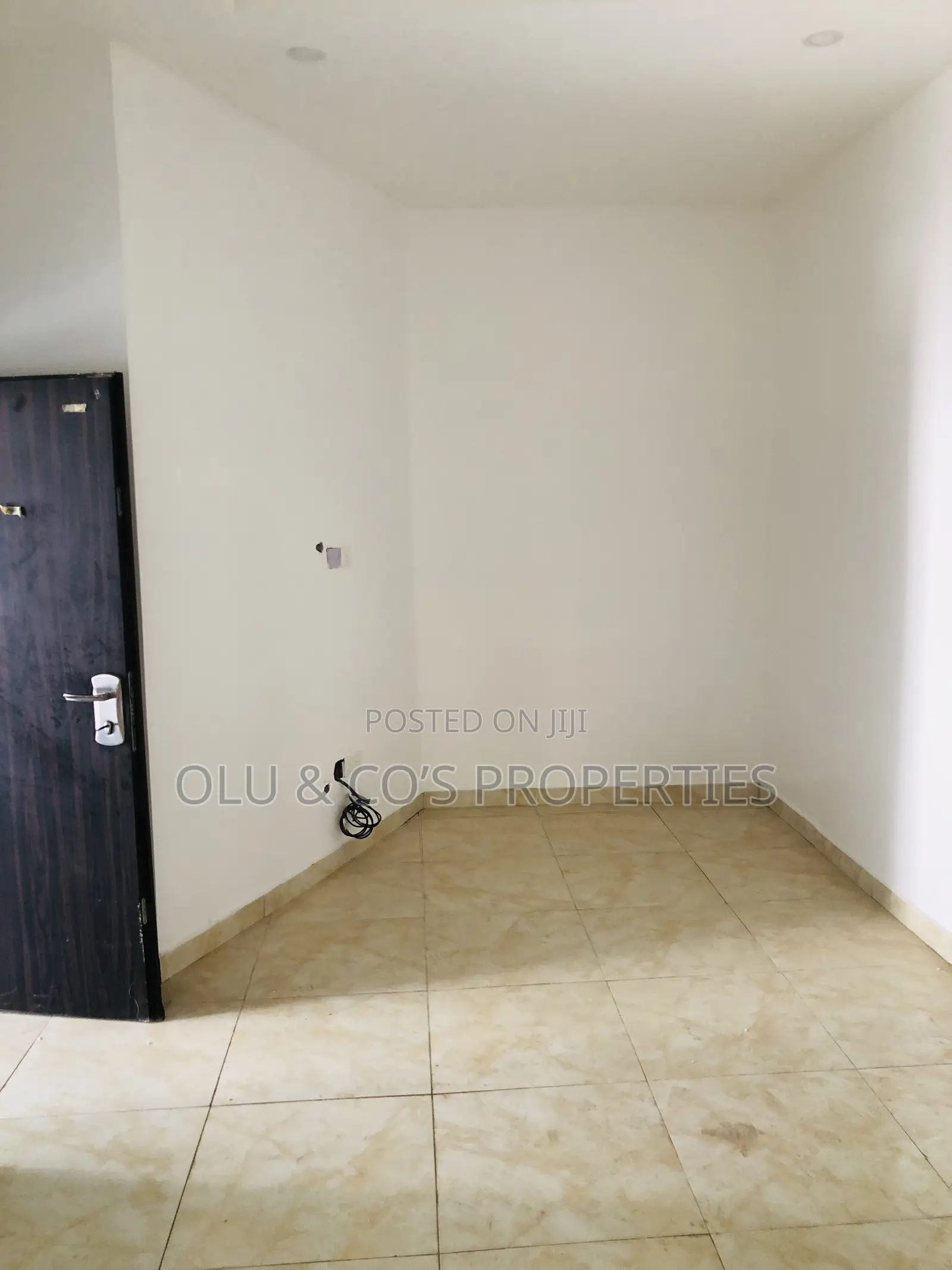 1bdrm Room & Parlour in Nut District for rent