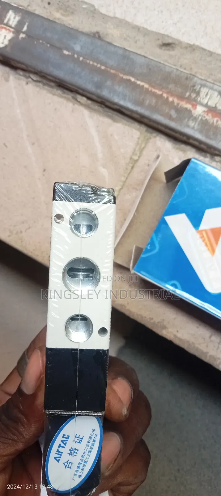 Solenoid Pressure Valve 4v210-08 Airtac With 220v Coil