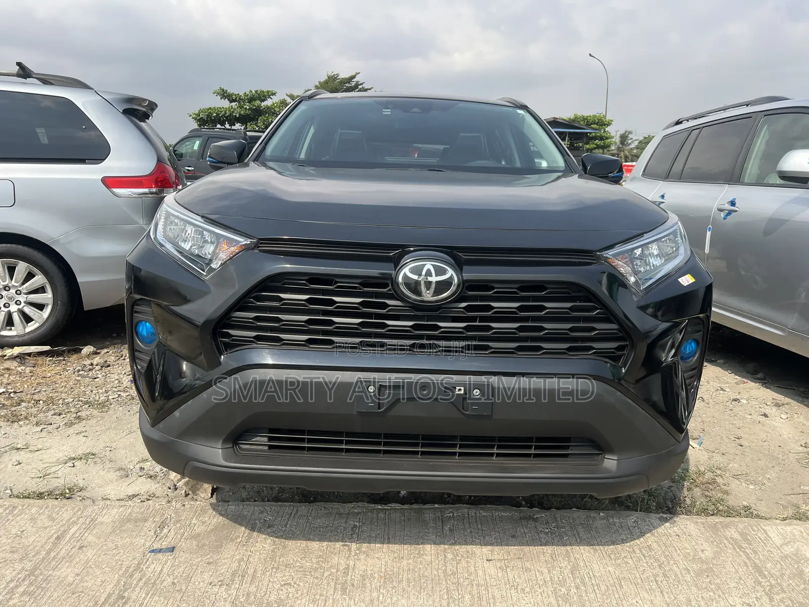 Toyota RAV4 XLE Premium 2022 Black