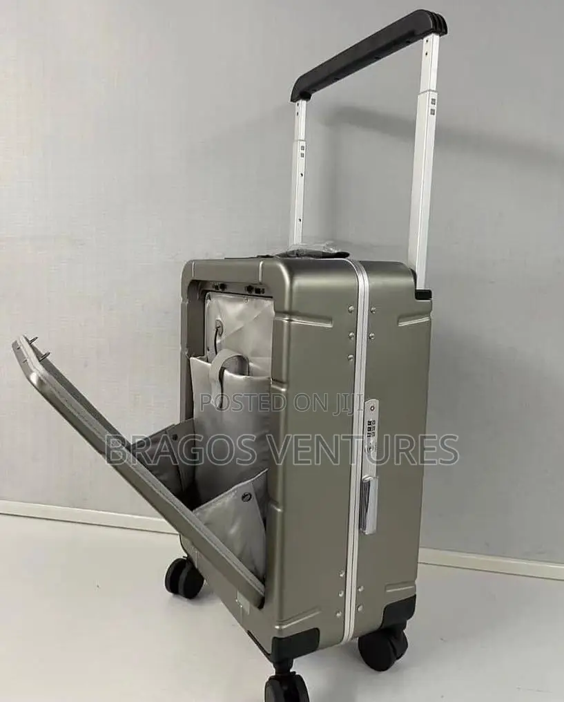 Single Set Box With a Laptop Space