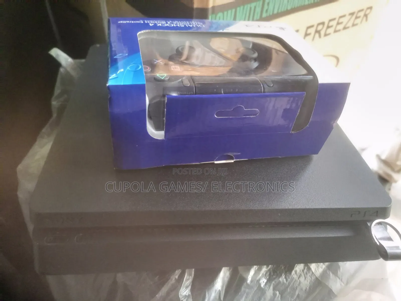 Ps,4 Slim Low Version , 8 Games Installed