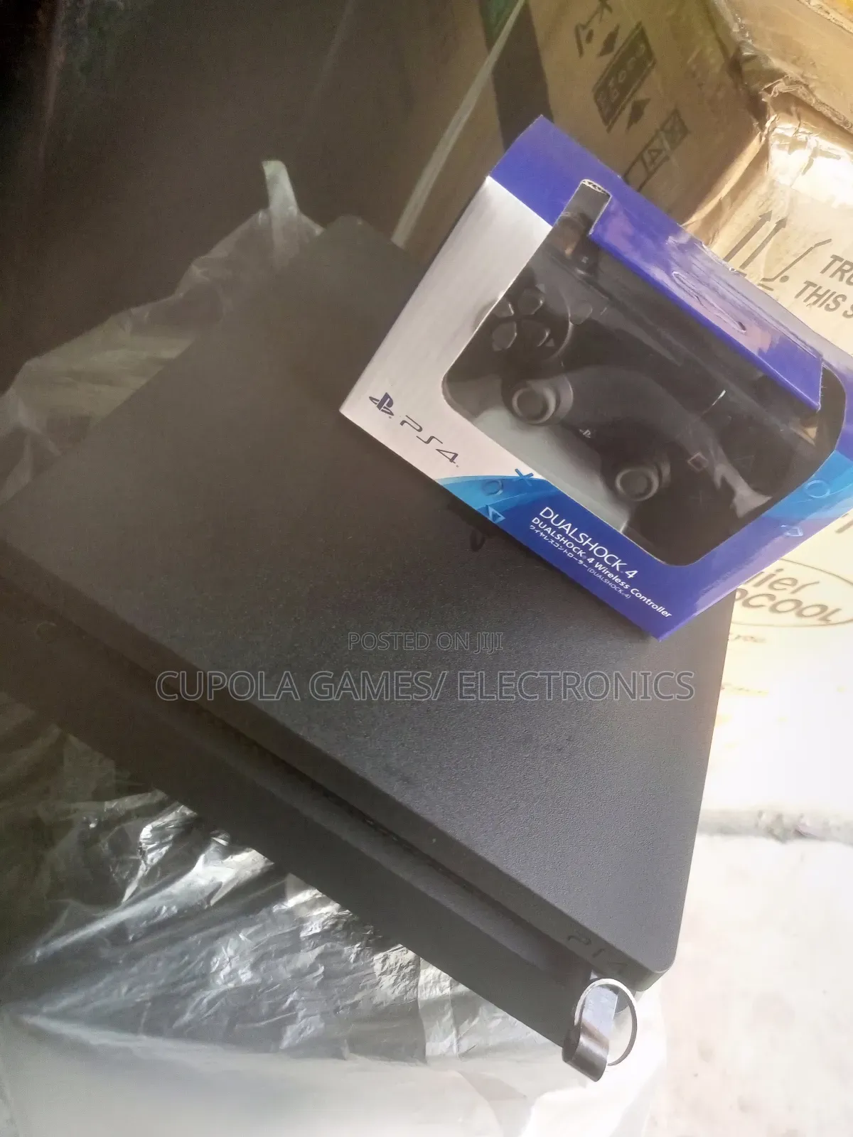 Ps,4 Slim Low Version , 8 Games Installed