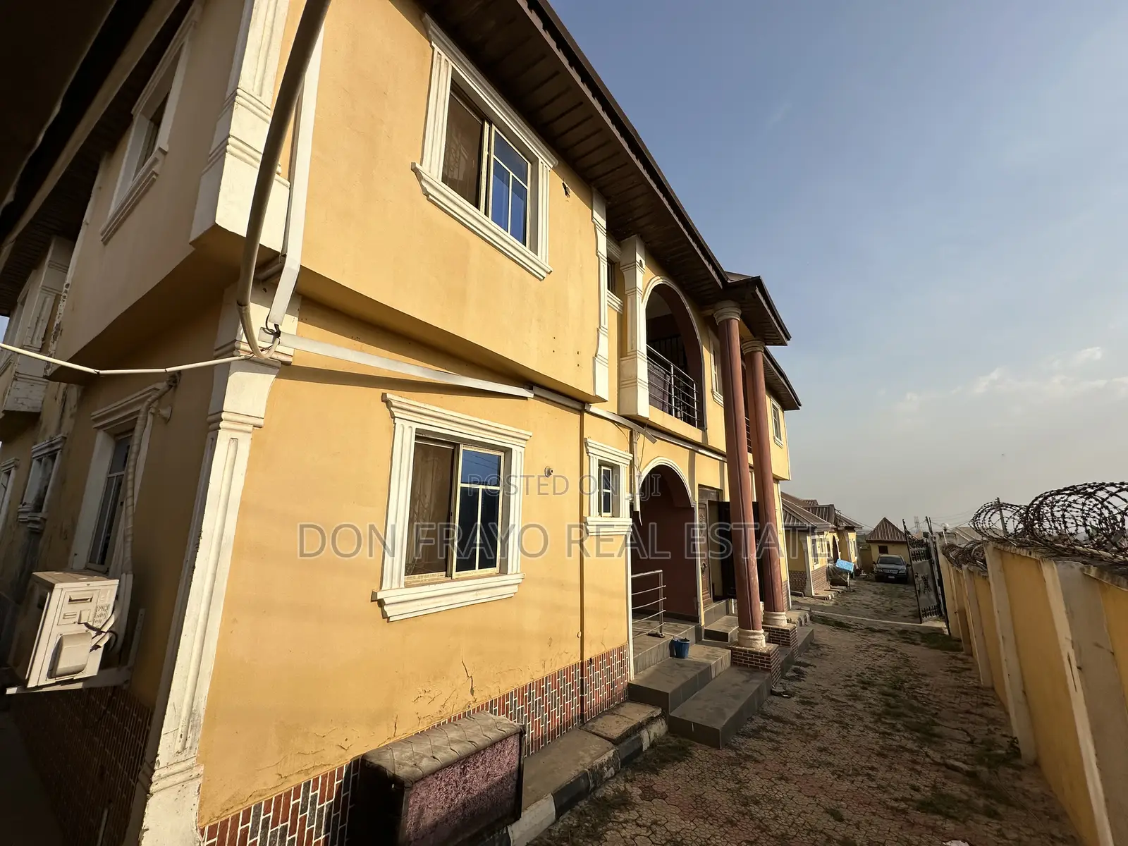 15bdrm Block of Flats in Harmony Estate, Ologuneru for sale