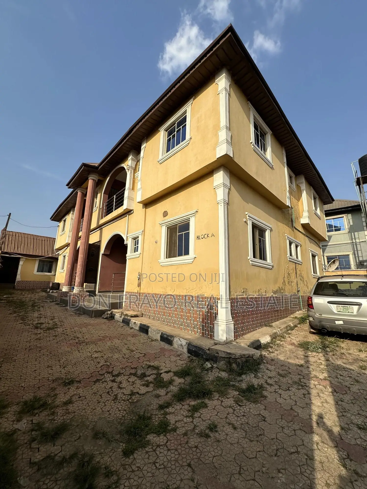 15bdrm Block of Flats in Harmony Estate, Ologuneru for sale