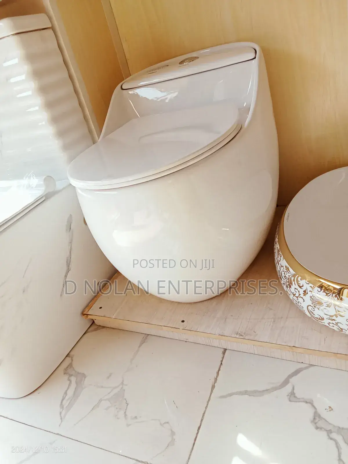 Quality White Master Water Closet