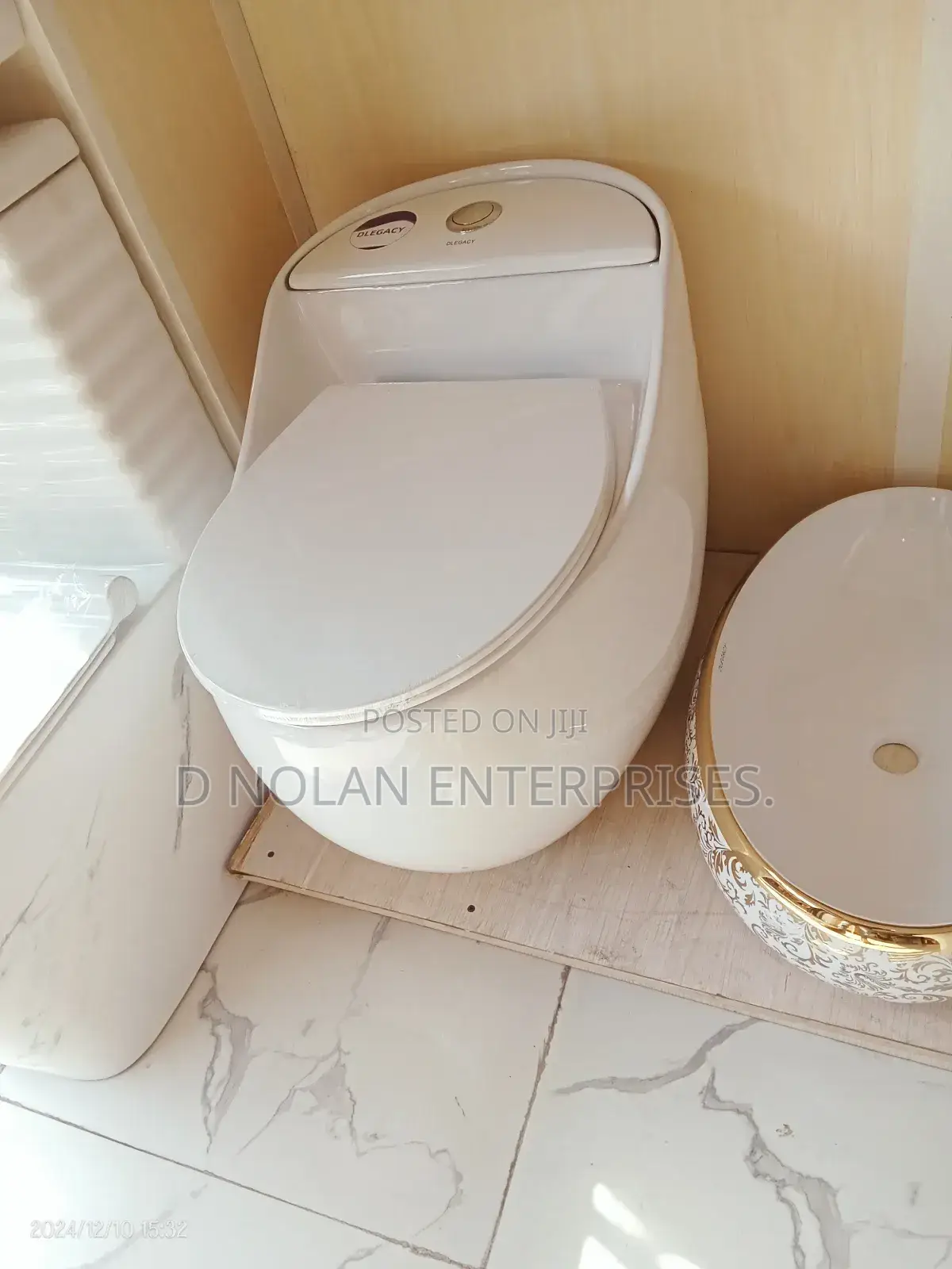 Quality White Master Water Closet