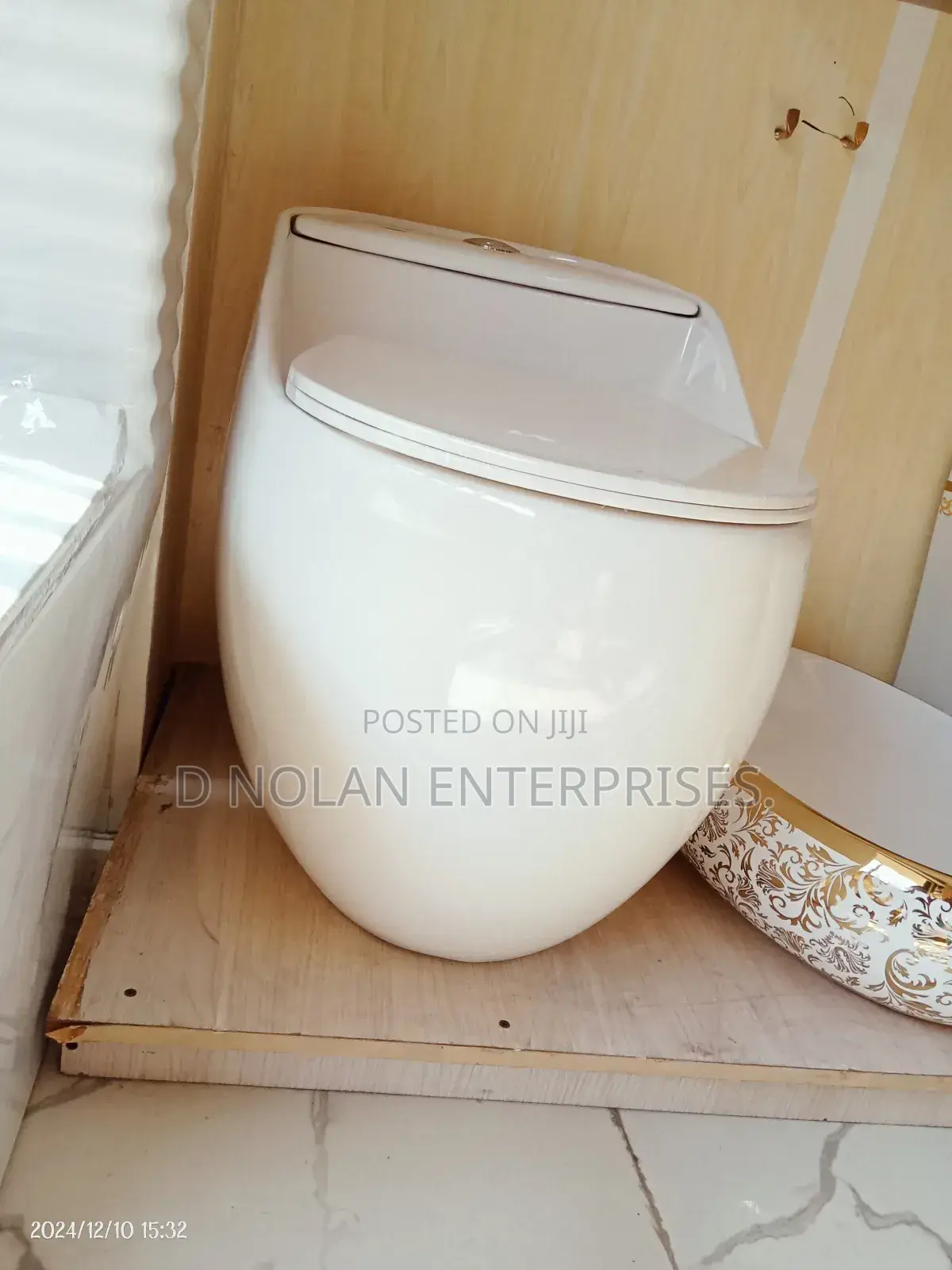 Quality White Master Water Closet