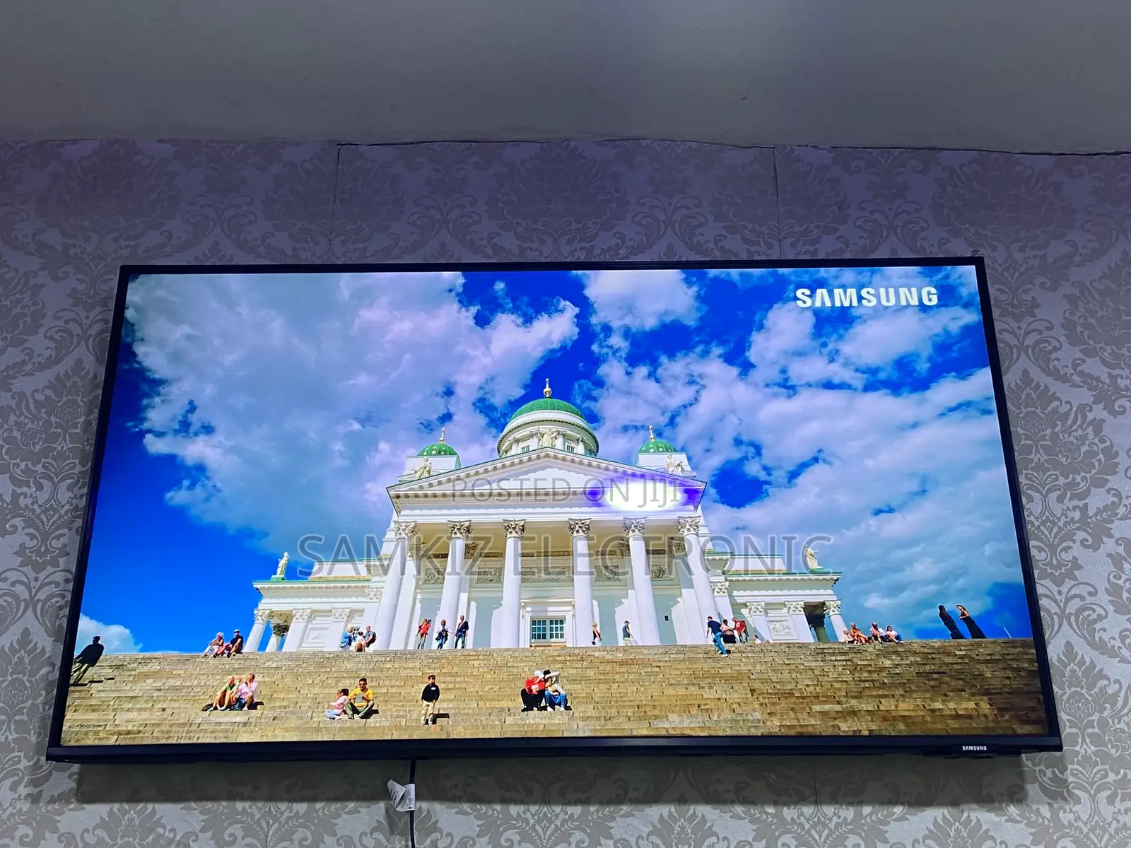 Samsung 43-Inch Qled HDR Smart Tv With Alexa Built-In