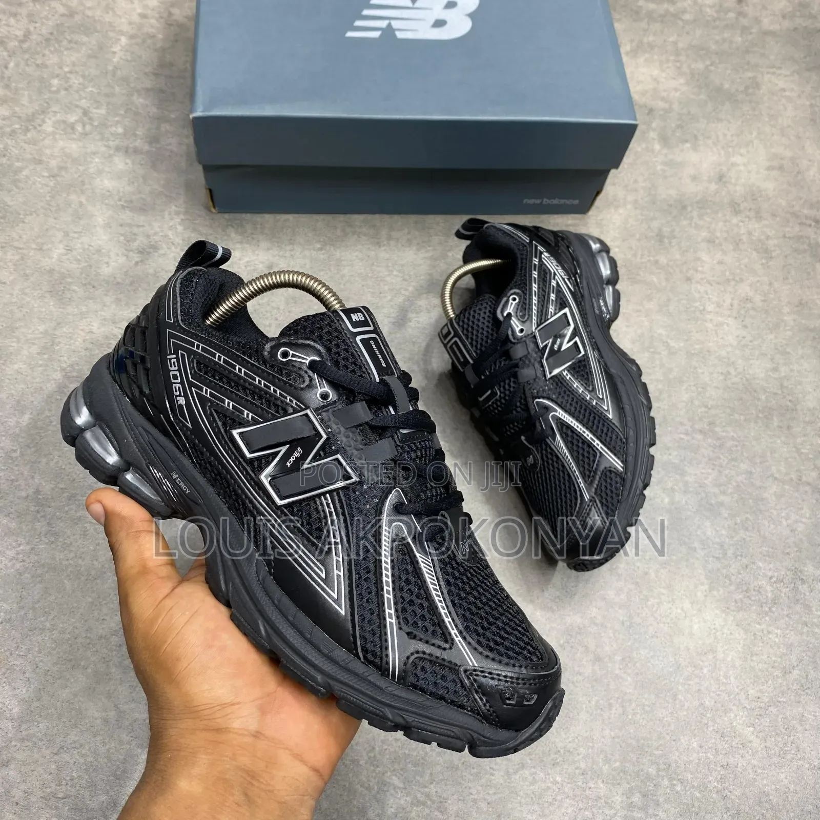 New Balance 1906R Sneakers