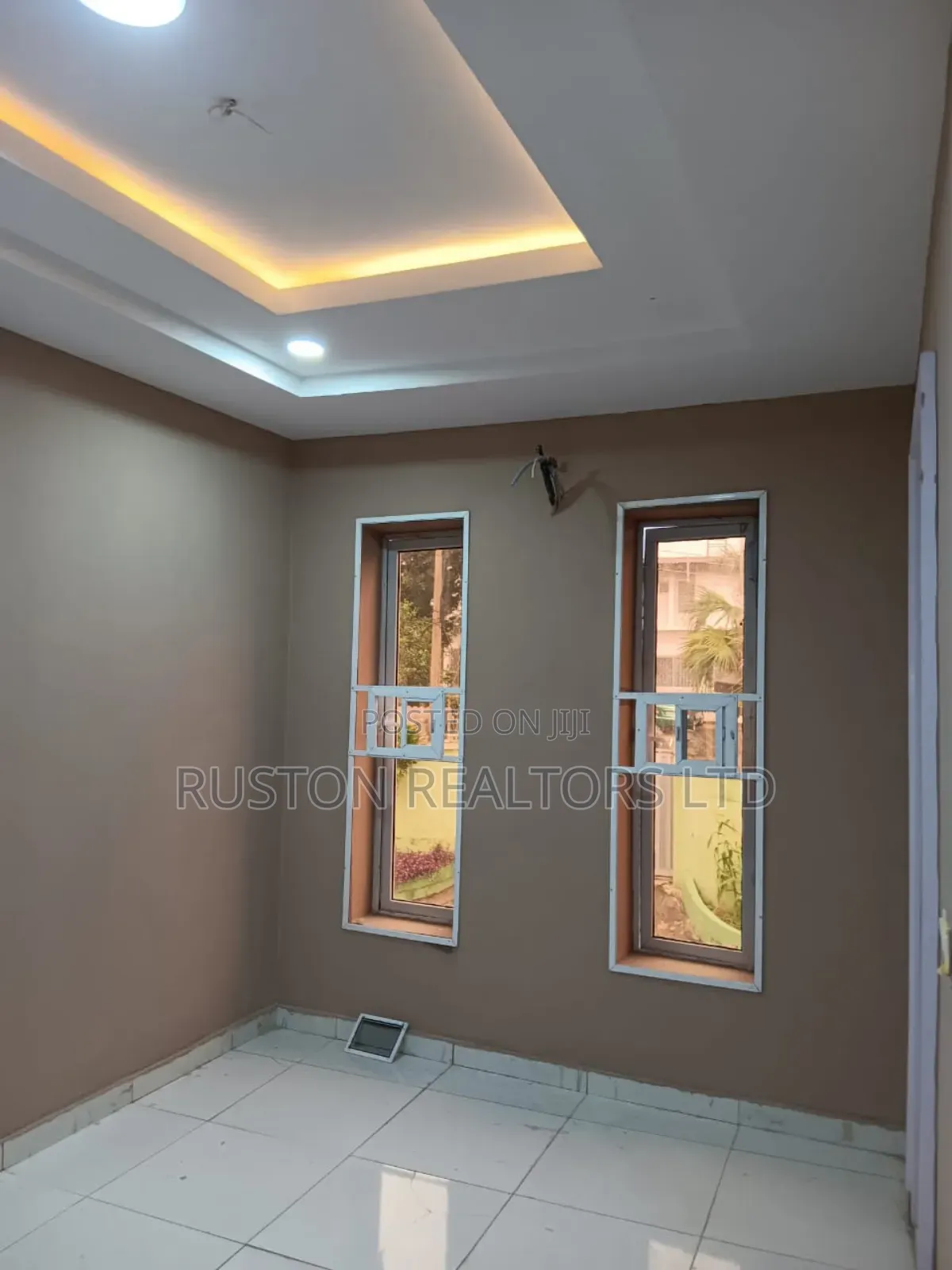 Furnished 5bdrm Duplex in Jericho for sale
