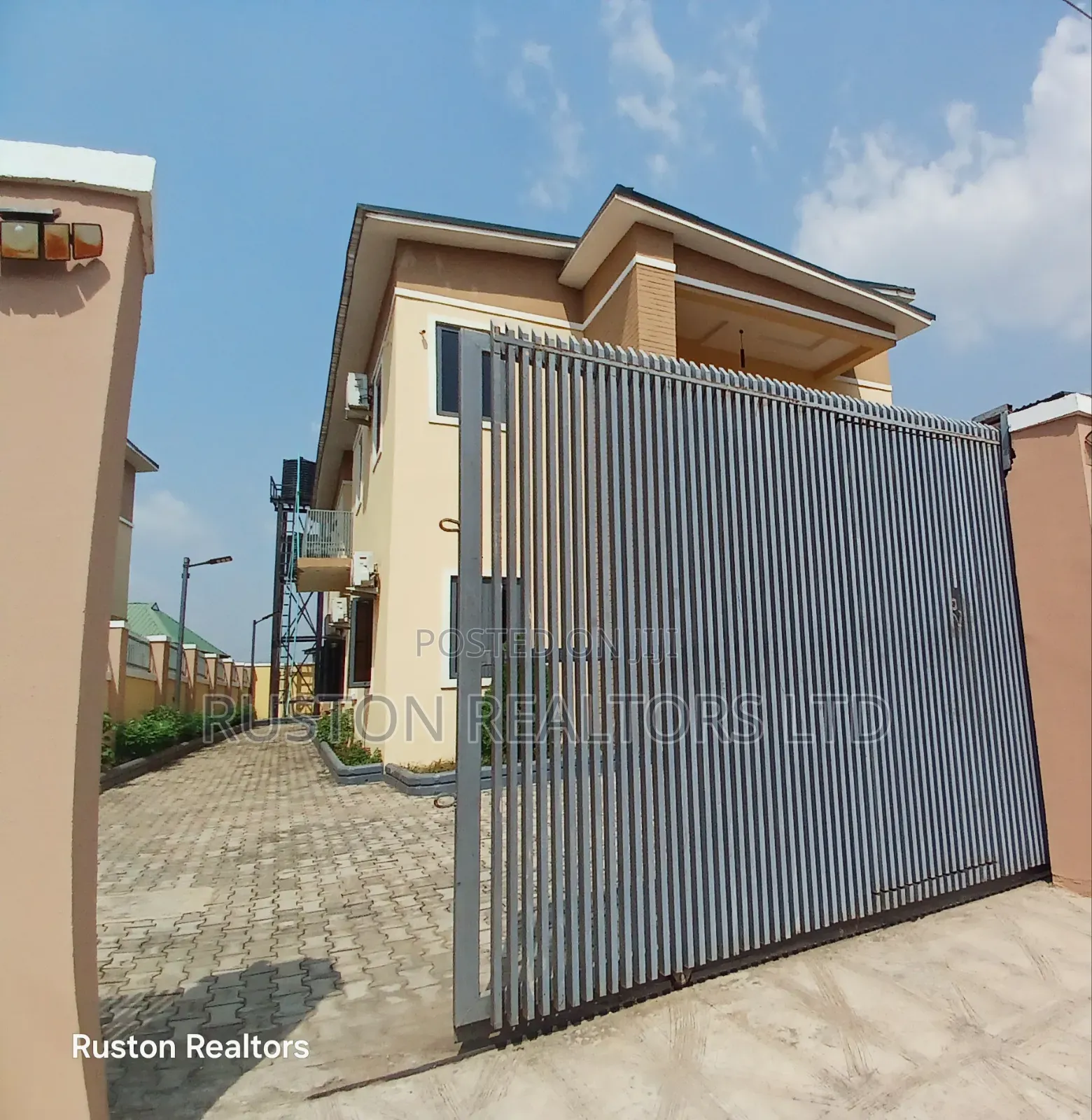Furnished 5bdrm Duplex in Jericho for sale