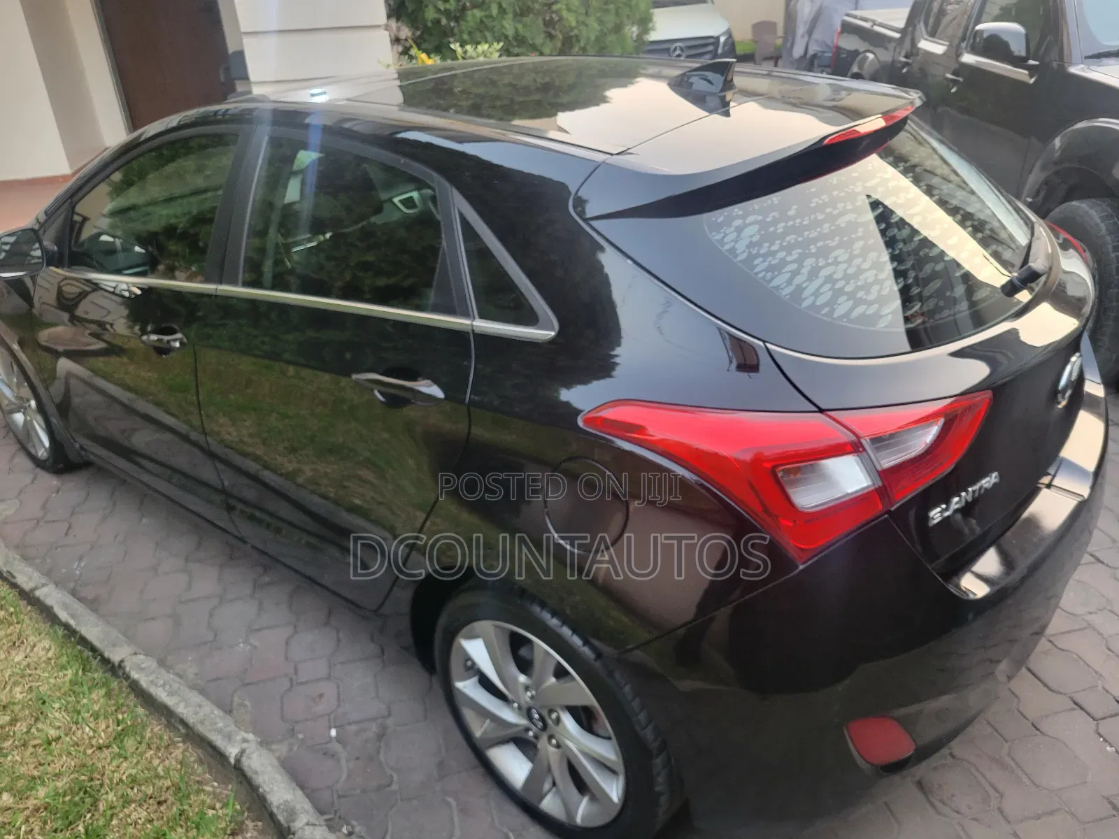 Hyundai Elantra Limited 4dr Sedan (1.8L 4cyl 6A) 2015 Black