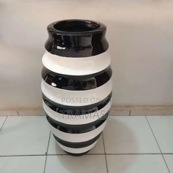 Honey Comb Fiberglass Flower Pots | Major Manufacturer