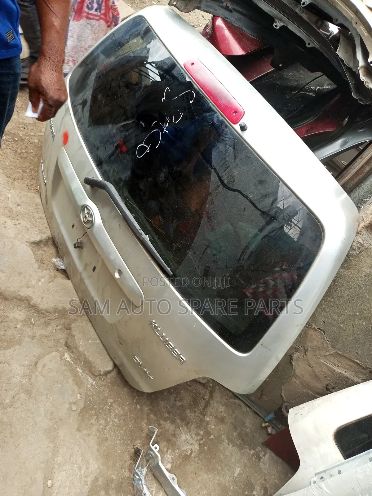 Toyota Highlander 06 Complete Booth