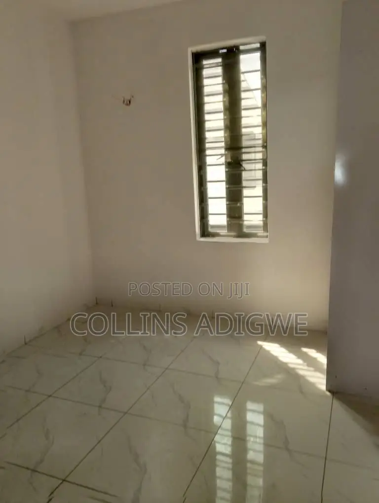 3bdrm Duplex in Metro Estate for sale