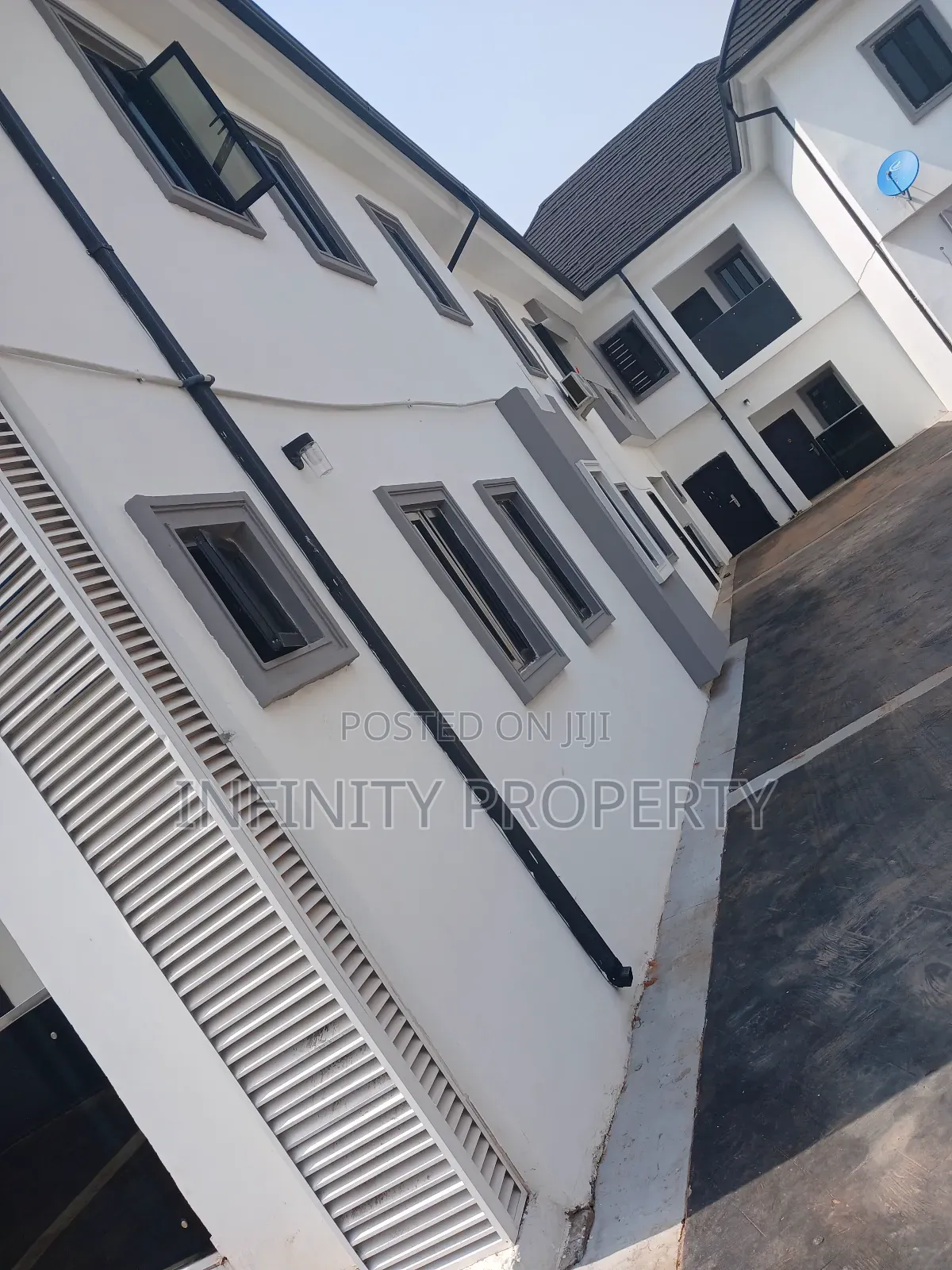 3bdrm Block of Flats in Ekae, Benin City for sale