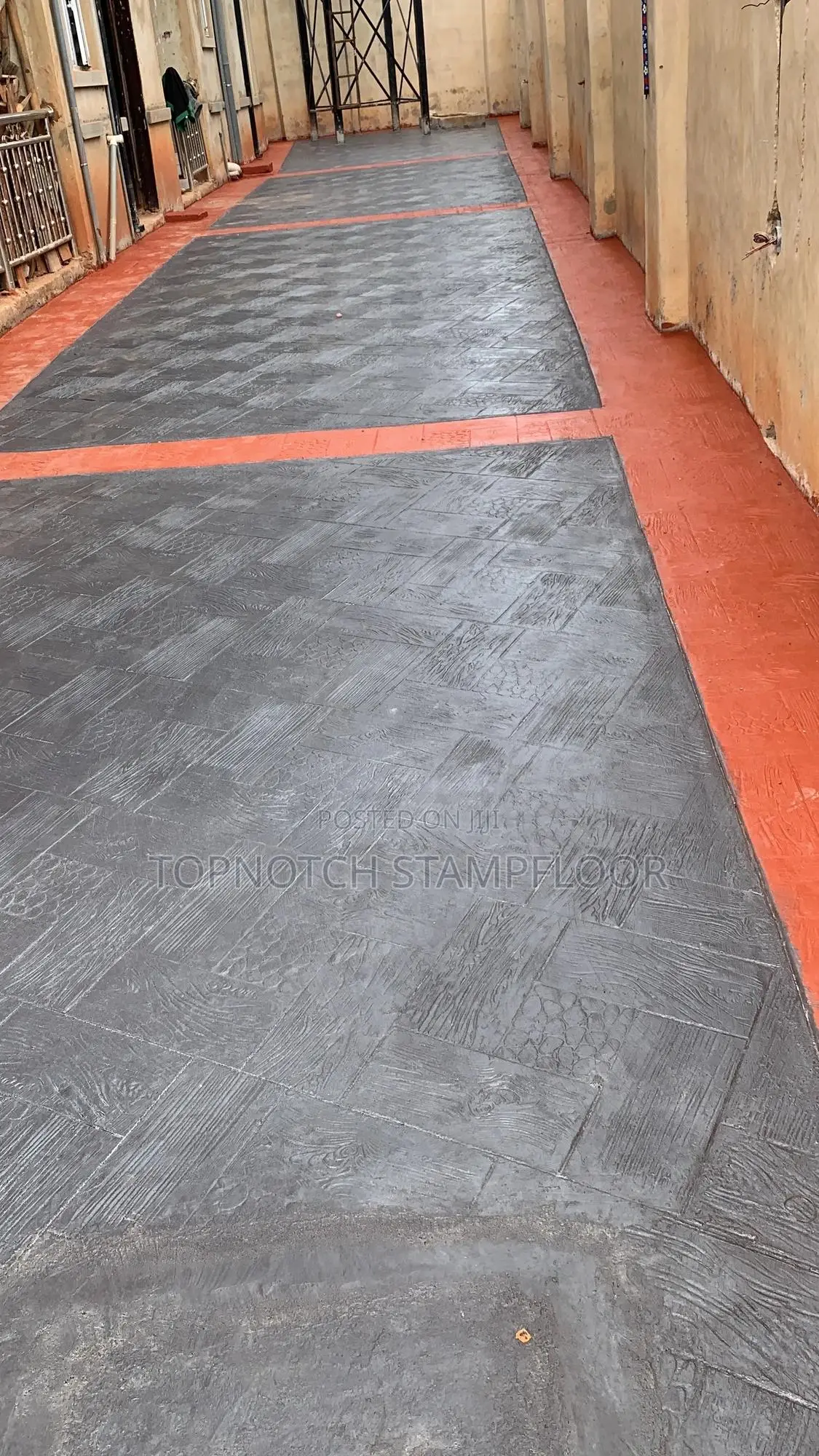 Beautiful Work of Art Modern Style on Flooring
