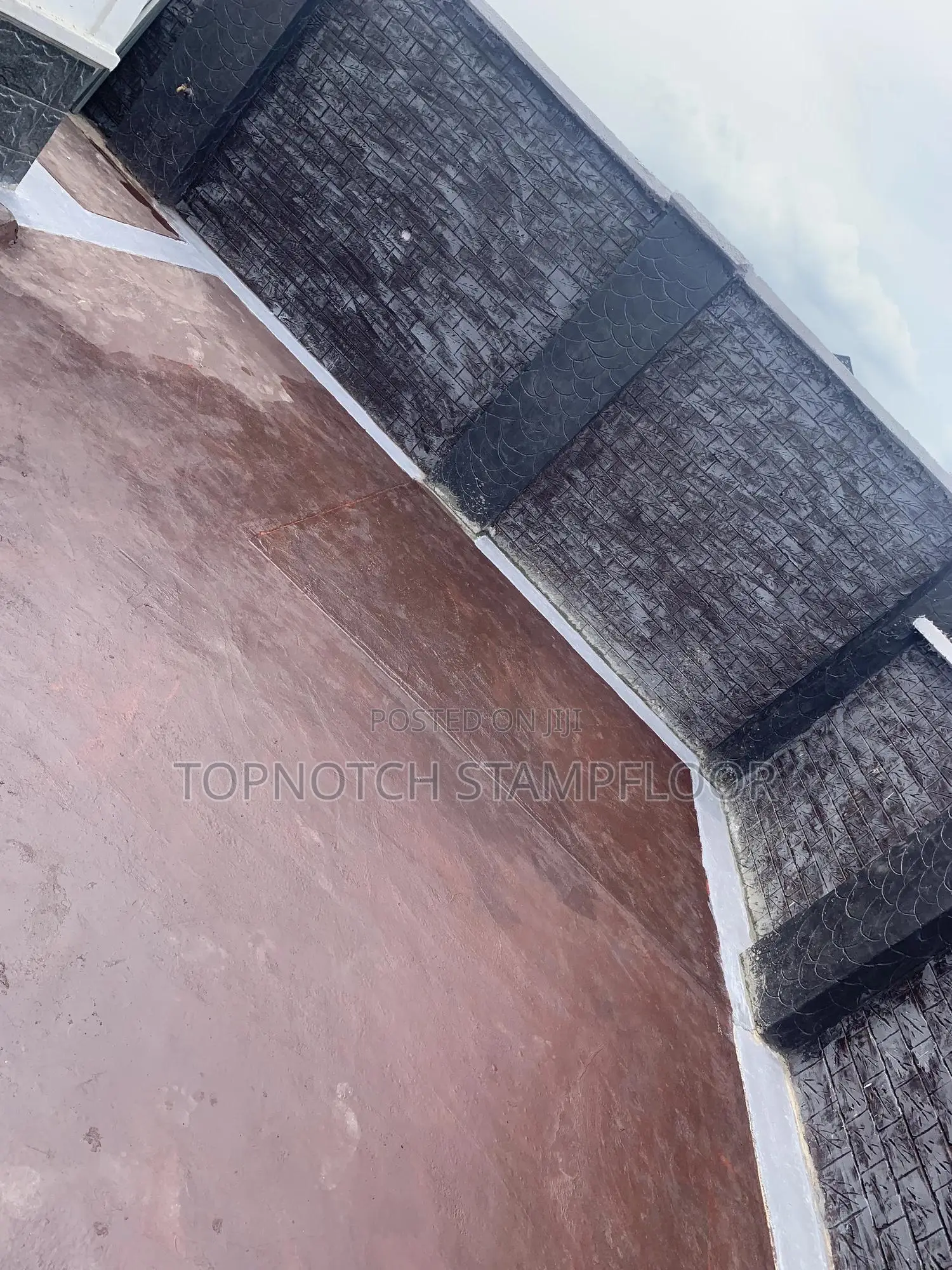 Beautiful Work of Art Modern Style on Flooring