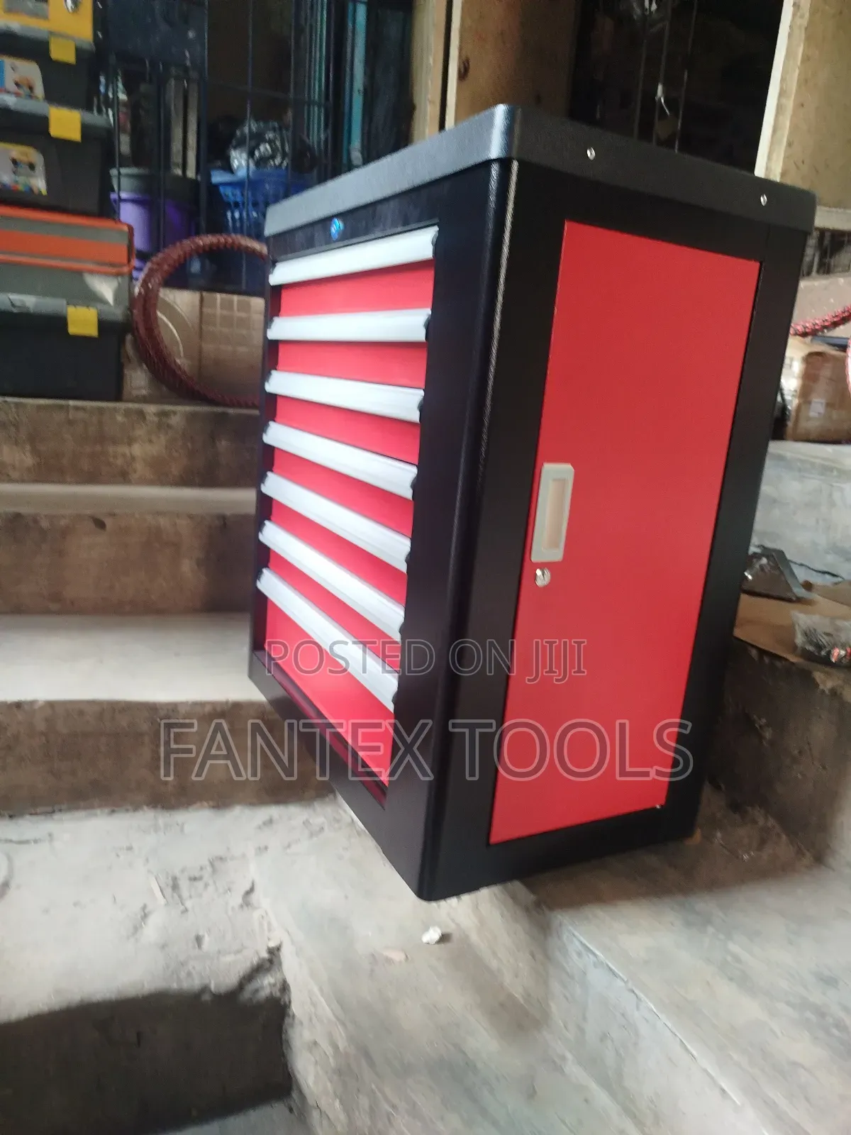 9 Drawer Heavy Duty Tool Box .