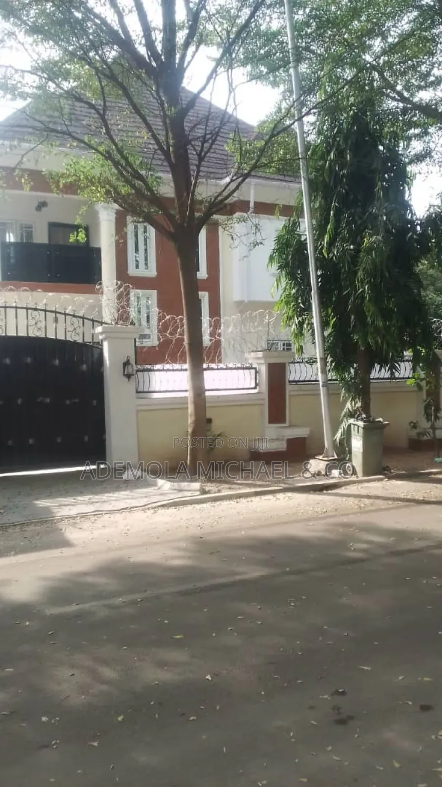 5bdrm Duplex in 5 Bedroom Fully, Zone 2 / Wuse for sale