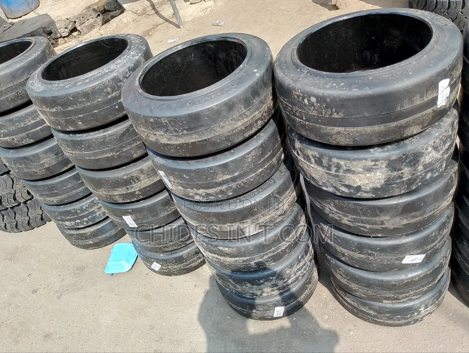 16 1/4 X 6~11 1/4 Solid Tire Original