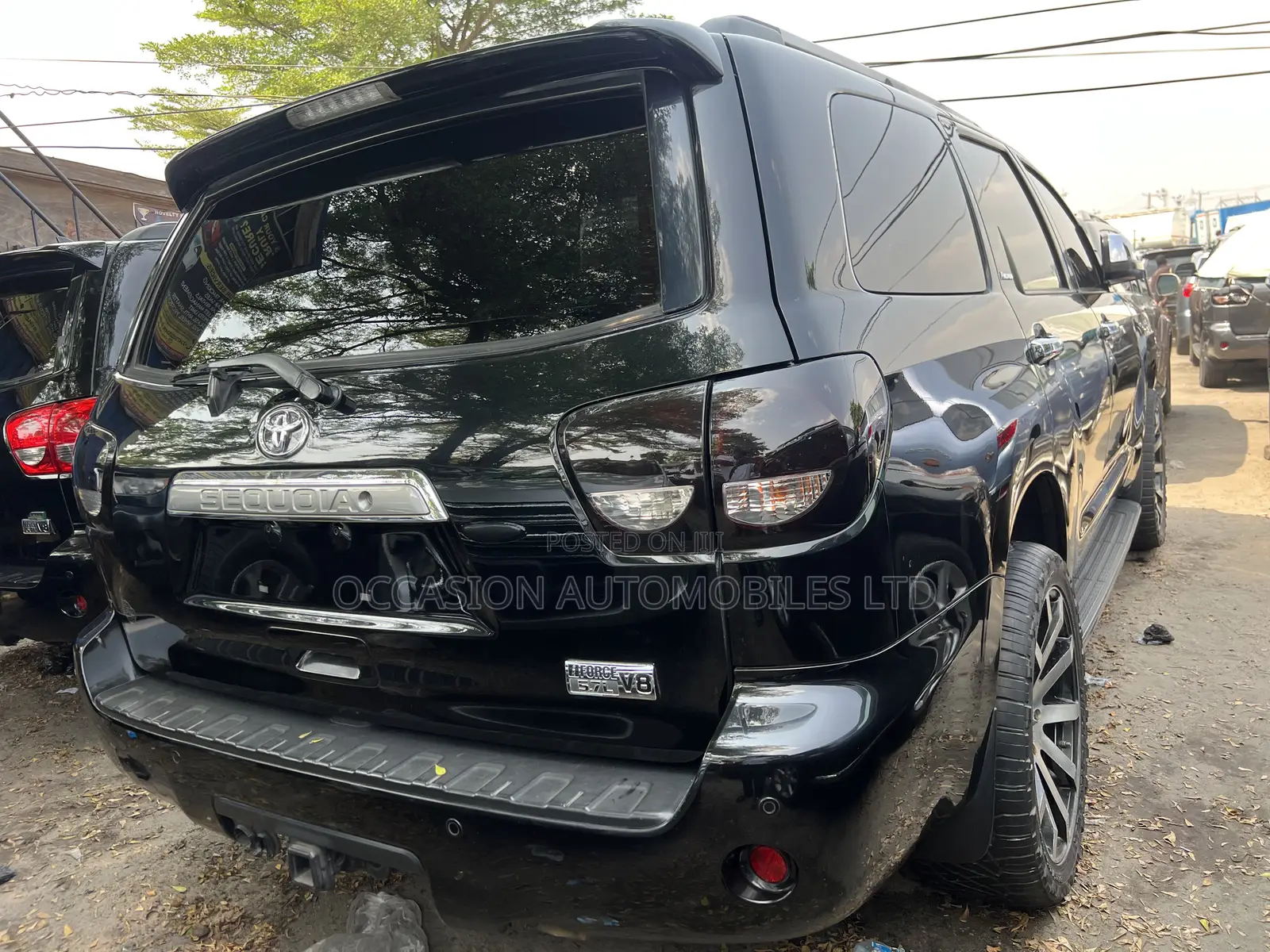 Toyota Sequoia Platinum 4dr SUV 4WD (5.7L 8cyl 6A) 2016 Black