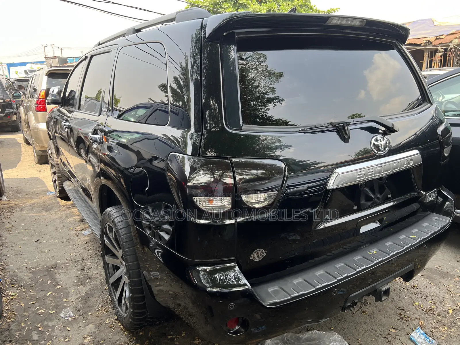 Toyota Sequoia Platinum 4dr SUV 4WD (5.7L 8cyl 6A) 2016 Black