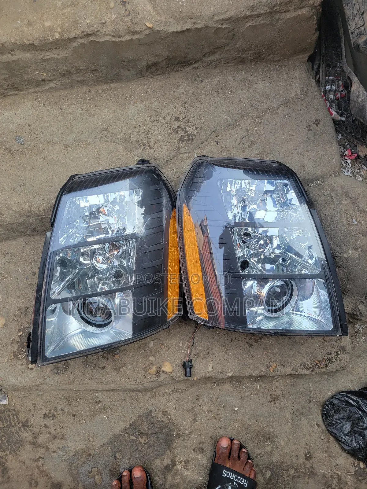 Cadillac Escalade Headlamp 2010 Model