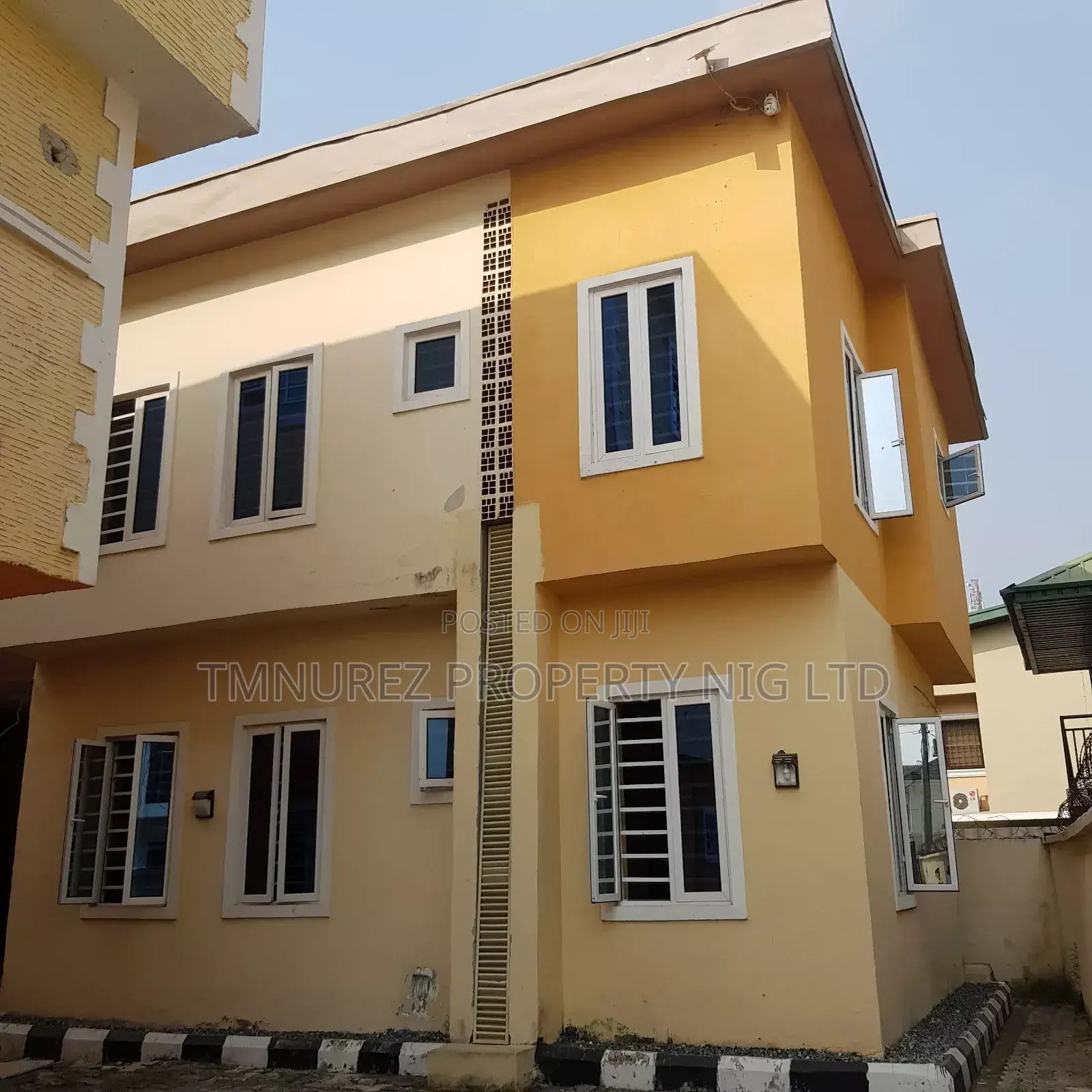 19bdrm Apartment in Osapa London, Lekki Phase 2 for rent