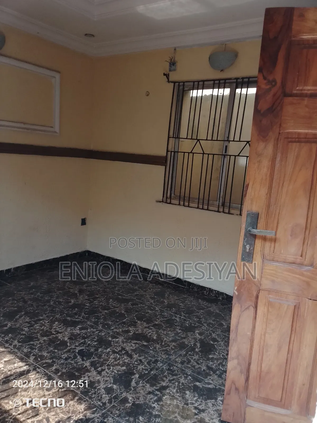 1bdrm Block of Flats in Femi Sobowale Estate, Ikorodu Garage for rent