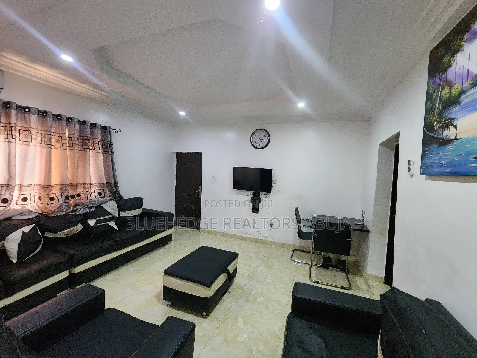 Beautiful Luxury One (1) Bedroom Apartment (Ensuite)