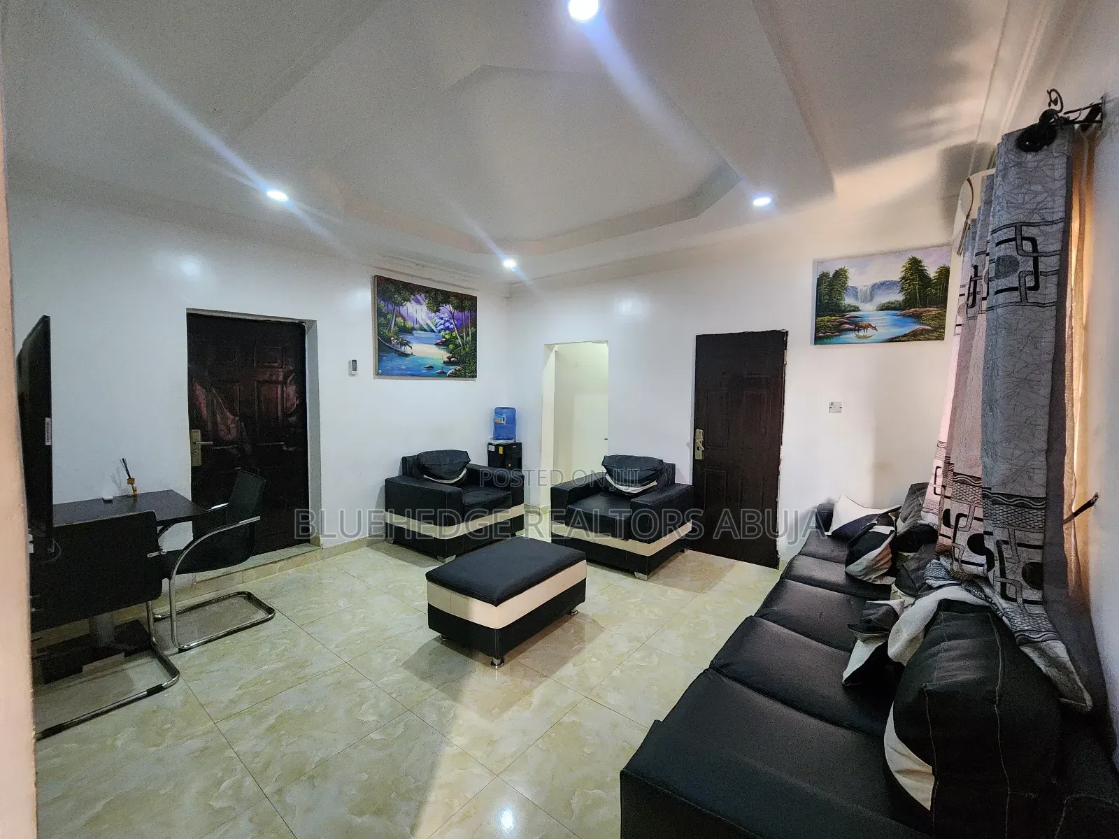 Beautiful Luxury One (1) Bedroom Apartment (Ensuite)