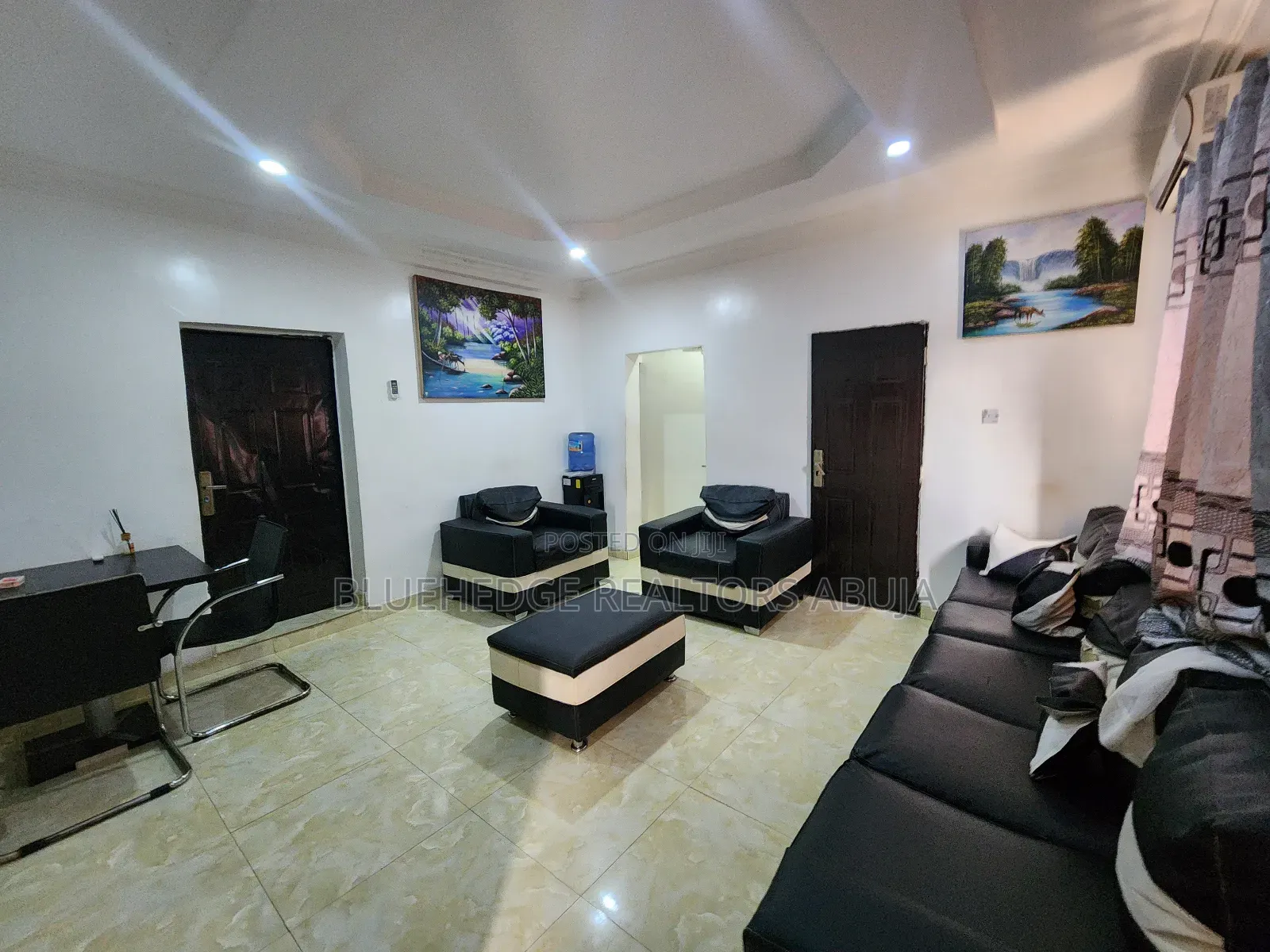 Beautiful Luxury One (1) Bedroom Apartment (Ensuite)
