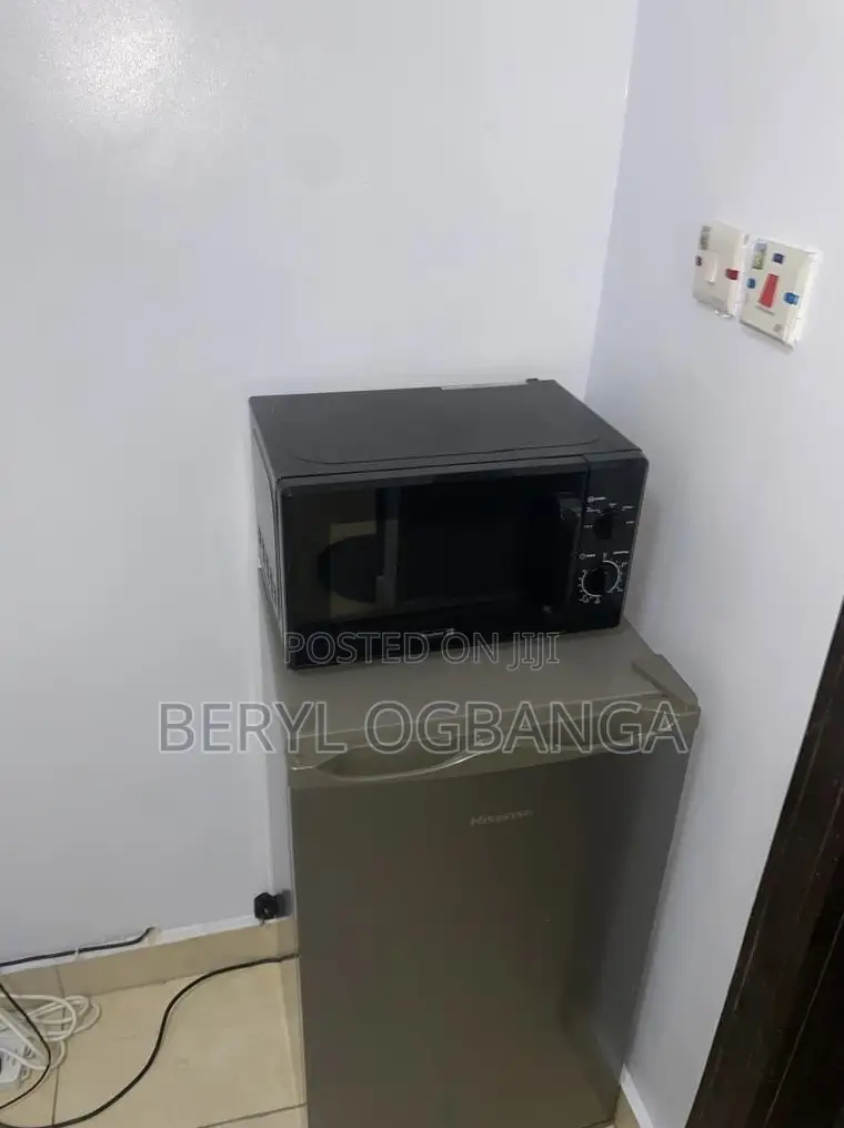 Equipped Room Shortlet With 24hrs Light Wifi and Pool