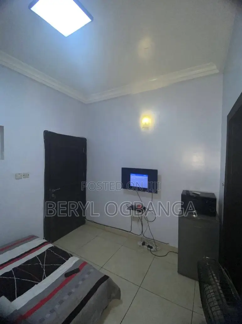 Equipped Room Shortlet With 24hrs Light Wifi and Pool